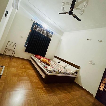 Milan Hotel & Restaurant Sikar Exterior photo