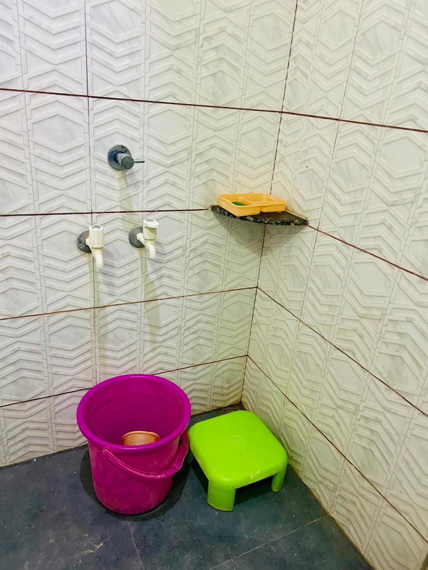 Milan Hotel & Restaurant Sikar Exterior photo